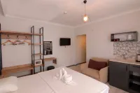 New Garden Hotel Side