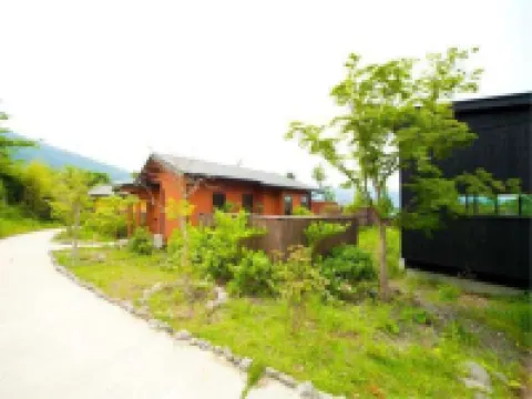 Yufunoi Yuhri Hotels near Owl's Forest Zoo