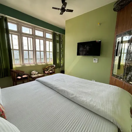 Zu-Zu Hostels