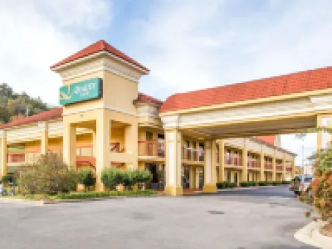 クオリティ イン ダルトン セントラル ドールトンのホテル