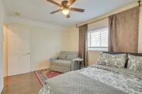 Convenient Skokie Condo - Walk to Train! Hotels near Lakeside Church of Chicago
