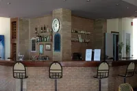 Pylea Beach Hotel - bar