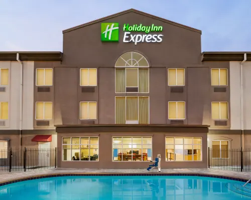 Holiday Inn Express & Suites LIVE OAK by IHG Hotels in Suwannee County