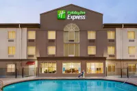 Holiday Inn Express & Suites Live Oak Hotels in Live Oak