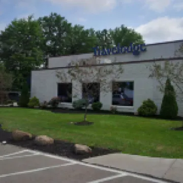 แทรเวิลลอดจ์ บายวินด์แฮม ฮับบาร์ด OH โรงแรมใน