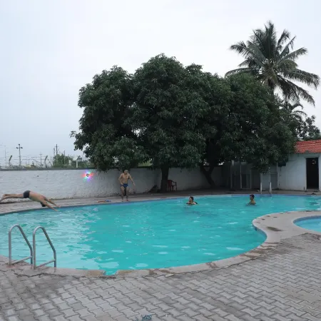 Hotel Shashinag Residency