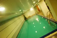 The Convention Center & Royal Suites Hotel - piscina