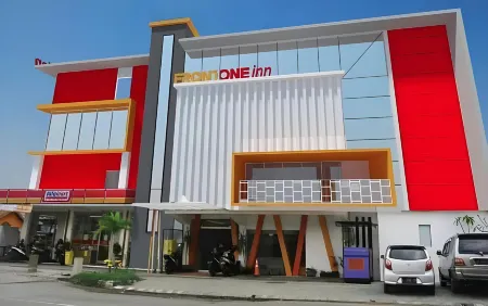 Front One Inn Sidoarjo