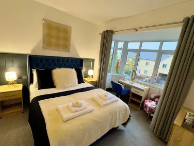 Coastal Park Accommodation Hotels near Port Eynon Beach