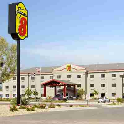 Super 8 by Wyndham Topeka at Forbes Landing Hotel Exterior