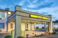 Super 8 by Wyndham North Sioux City Hotels in Big Sioux Township