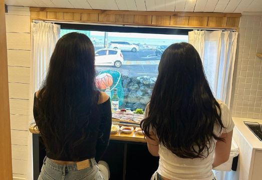 사계해변마당이있는돌담집