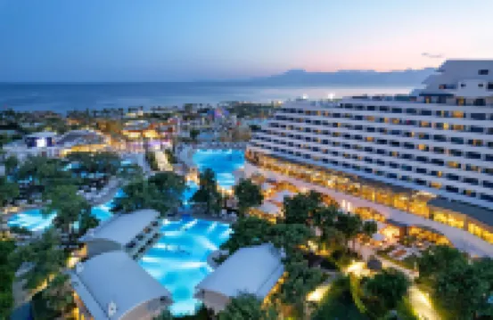 泰坦尼克豪華酒店拉拉