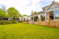 Woodbury: Country house, stunning views & hot tub