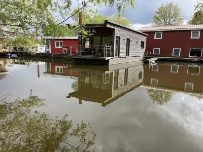 Gemütliches Hausboot in Winsen-stöckte Fleischerei Jurich Genuss-Handwerk seit 1899附近的飯店