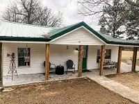 Our Happy Place -The Cozy Cottage Hotels in Marion County