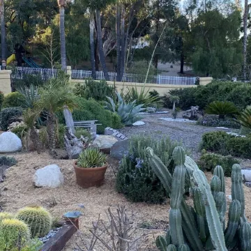 Cactus Garden Cottage…Best Location!!