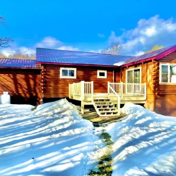 Beautiful log cabin close to all the wonders of the Adirondacks!