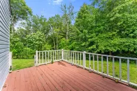 Charming 3-bedroom nestled in the country with WiFi and wooded acres in Louisa