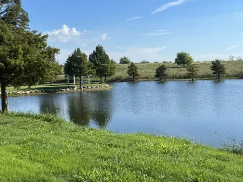 Country, Cows & Fishing Lake Studio- 2nd floor