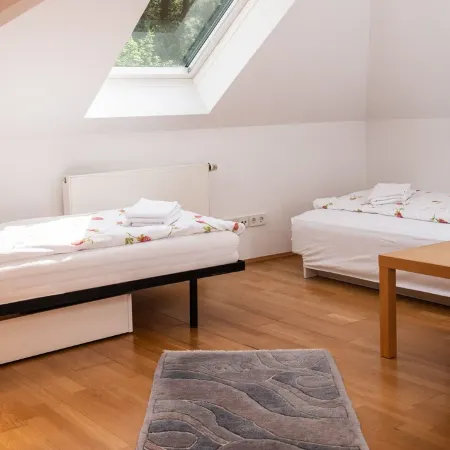 Spacious vacation apartment on the Elbe slope - directly on the Blue Wonder