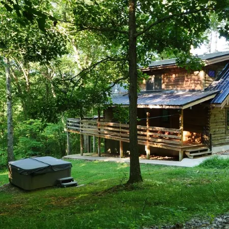 Cozy Mountain Top Log Cabin In Hocking Hills! Pet- Friendly!
