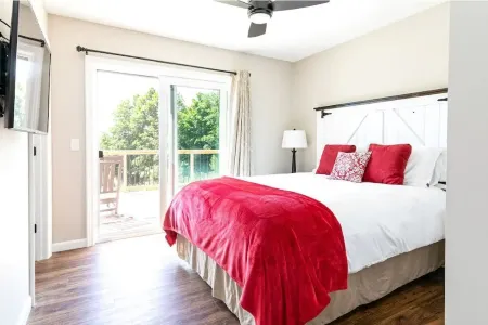 Inn at 84 Cortland: Cozy 1BR private entrance/bath