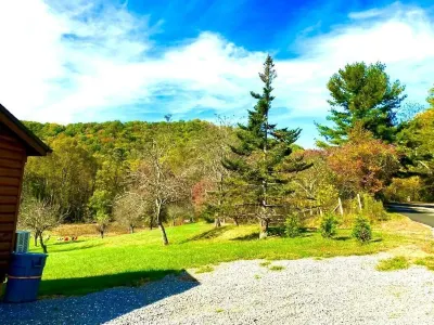The Hoot Owl - New Cabin in Black Mountain w/ views & discount Biltmore tickets! Hotels near Ridgecrest Conference Center