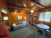 Cabin 6 "Osprey" 3 Br, 6 pp, Lake View, Access to Boats!