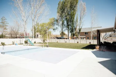 Sleeps 23, 8 bedrooms, 6 bath, near SLC & Provo