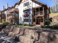 Amelia's Apartment 2b/1ba Wi-Fi, TV, Kitchen, W/D, Patio