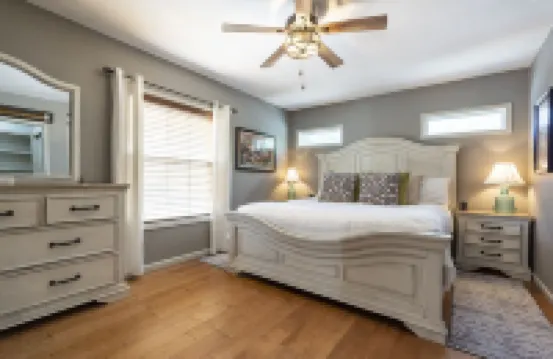 Quiet Downtown House: Private Yard w/Hot Tub; Great Location; Family Hideout