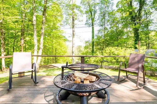 4PelicansOhio: Relaxing Cabin Near Leesville Lake ~Pets Welcome~ 2 Queens & 1F