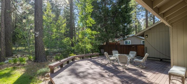 Fun Family Cabin in the Heart of the Lost Sierra w/ BBQ, Games and Tons of Space プラマスのホテル