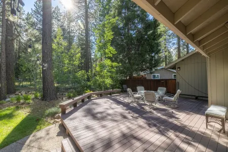 Fun Family Cabin in the Heart of the Lost Sierra w/ BBQ, Games and Tons of Space