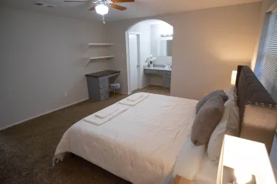 Cozy and Spacious 3 Bedroom Home in Sugarland Hotels near Brightwater Park