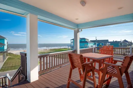 Great View/Direct Beach Access/Upscale Neighborhood/Games/Spacious/Dish TV/Wifi