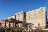 Holiday Inn Express & Suites WILMINGTON WEST - MEDICAL PARK by IHG - 3-Star