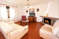 Villa Torcal 1,  8 Pers, Heated pool,WIFI, BBQ, A/C, Petfriendly,magnific view Hotels in Axarquia