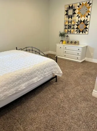 2 Bdrm Private Basement Apartment Sleeps 6