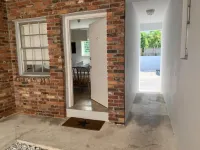 Key Biscayne 1 bedroom walk to Beach & town