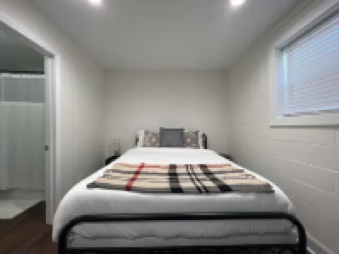 1BR Near DT & Mountain Goat Cafe