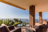 Villa El Pino. Beautiful and spacious Spanish style villa with private pool