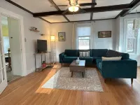 Cozy two bedroom house in the heart of Gloucester