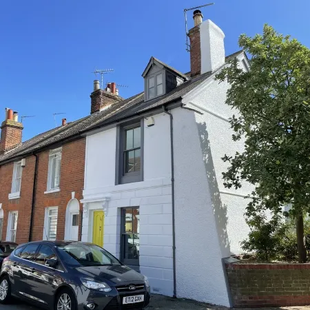 Cosy Fisherman’s Cottage, minutes from High Street, Harbour & Beach