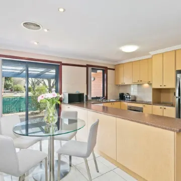 BRADDON CENTRAL CONVENIENCE