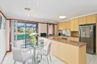 BRADDON CENTRAL CONVENIENCE