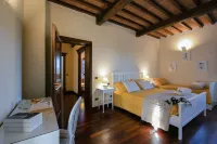 Design villa with large swimming pool in the heart of the Tuscan countryside