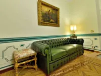 REGIMENTAL the luxury apartment