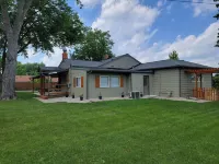 Clean & Spacious Cottage – Close to Campus!